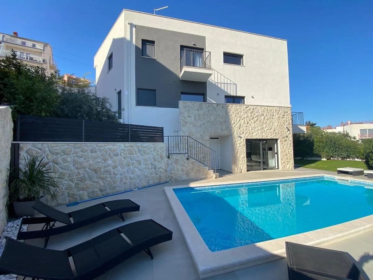 Villa Salt - 10 People, Heated Pool, Trogir, Near Beach & Split Airport 0*, Trogir Croatia
