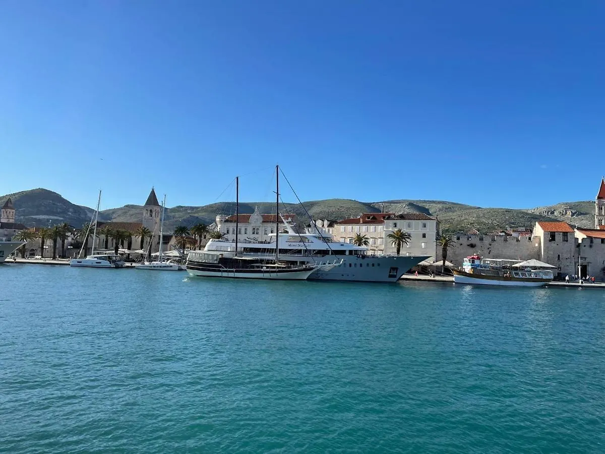 Villa Salt - 10 People, Heated Pool, Trogir, Near Beach & Split Airport Croatia